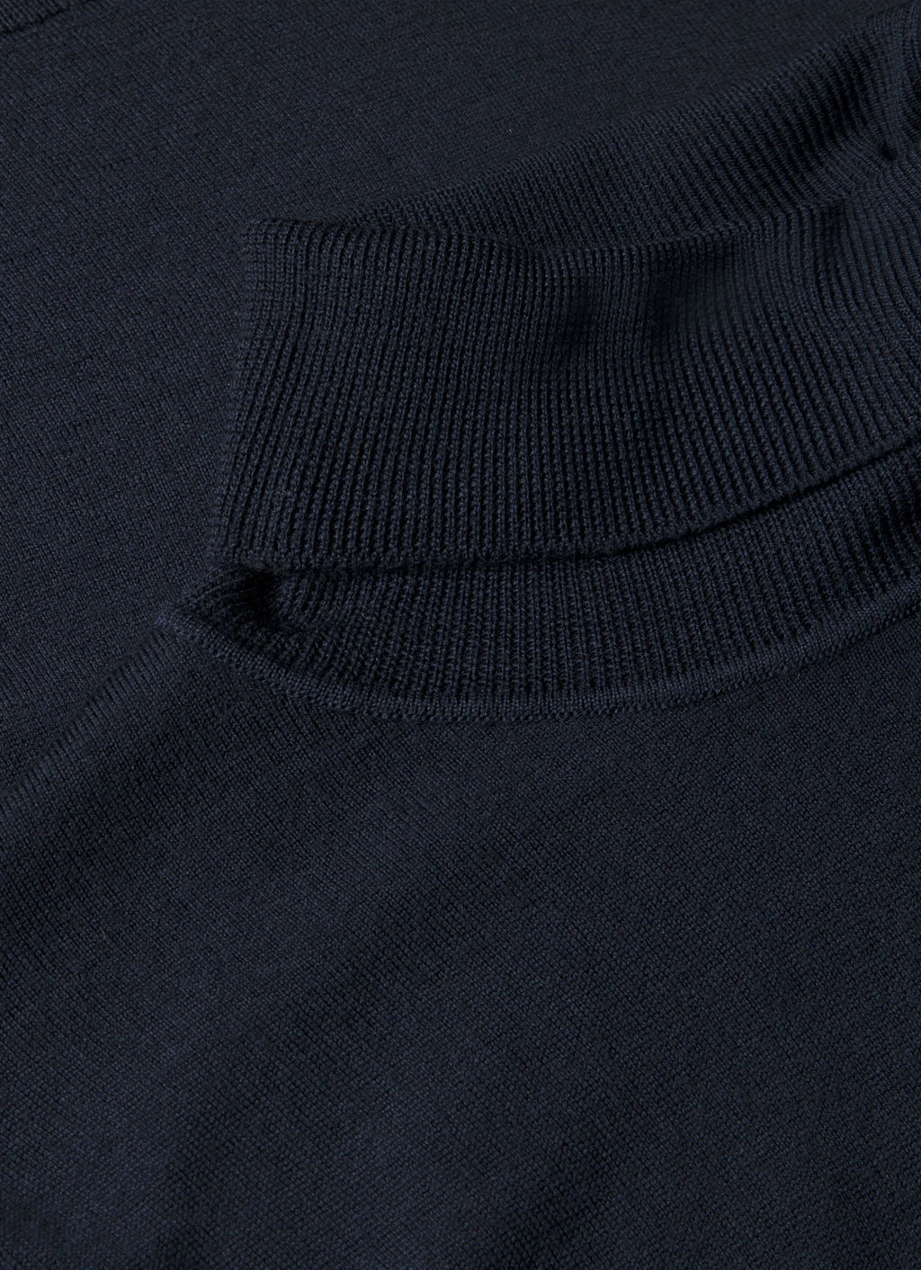Men's Extra-Fine Merino Roll Neck Jumper in Navy