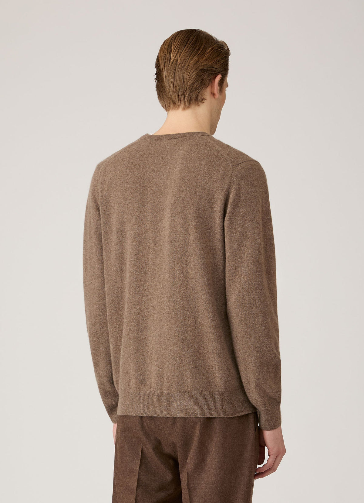 Men's Cashmere V-neck Jumper in Taupe